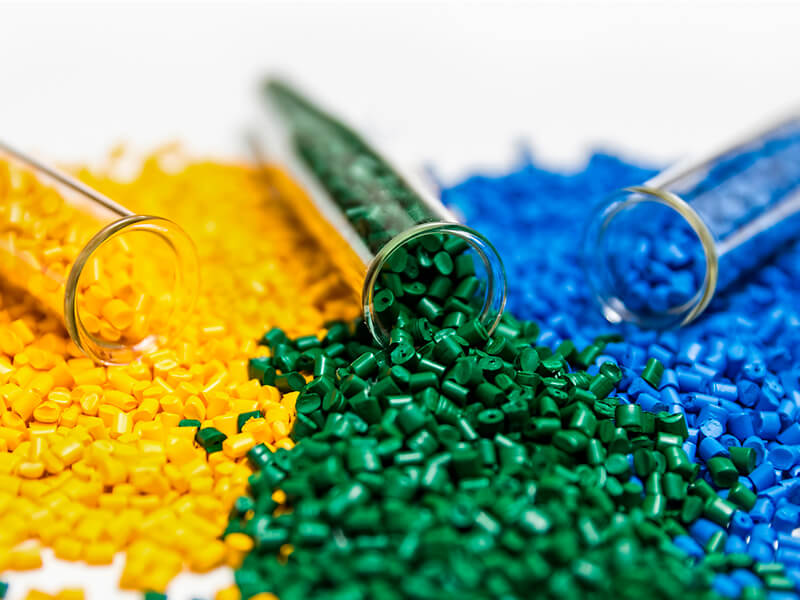 Conheça as aplicações mais comuns das resinas plásticas na indústria brasileira